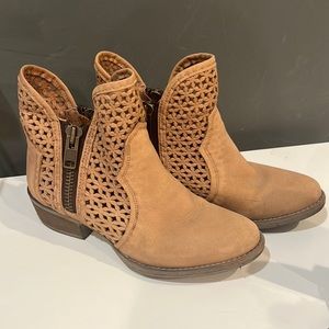 Circle G Women's Low Top Western Boots